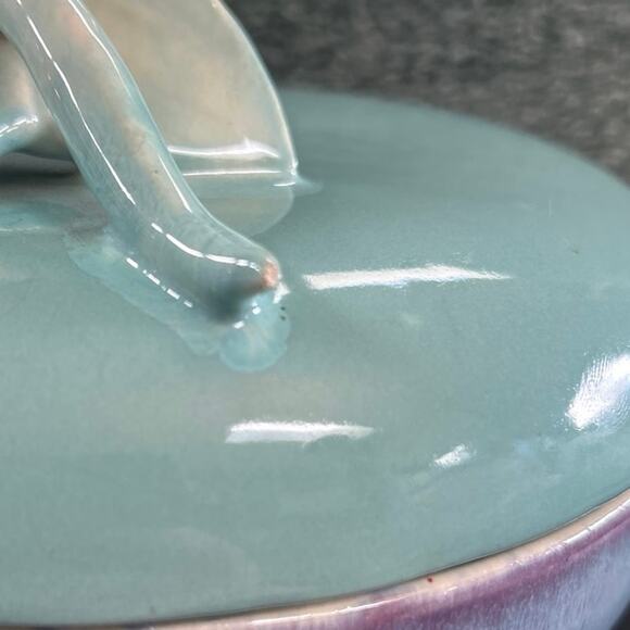 Royal Haeger Pastel Blue and Purple Covered Dish Lily Single Stamen Lid - Picture 10 of 10